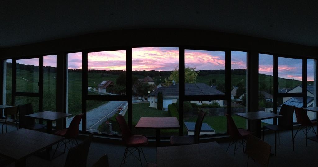 Dans Les Vignes Hotel Chamery Екстериор снимка
