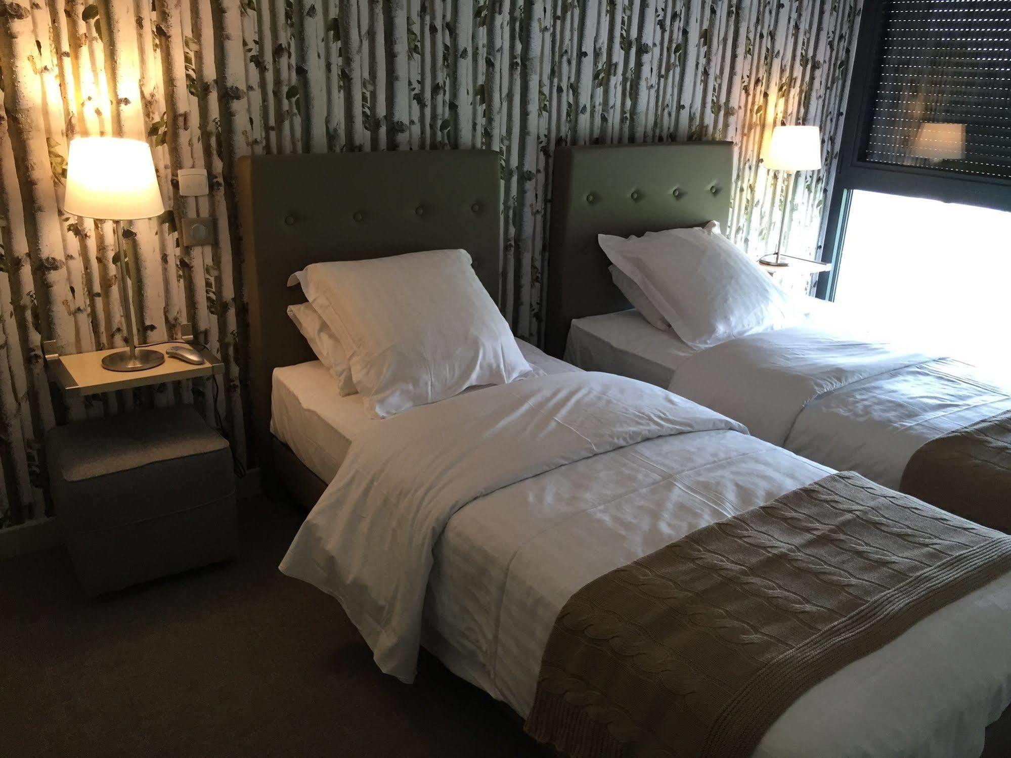 Dans Les Vignes Hotel Chamery Екстериор снимка