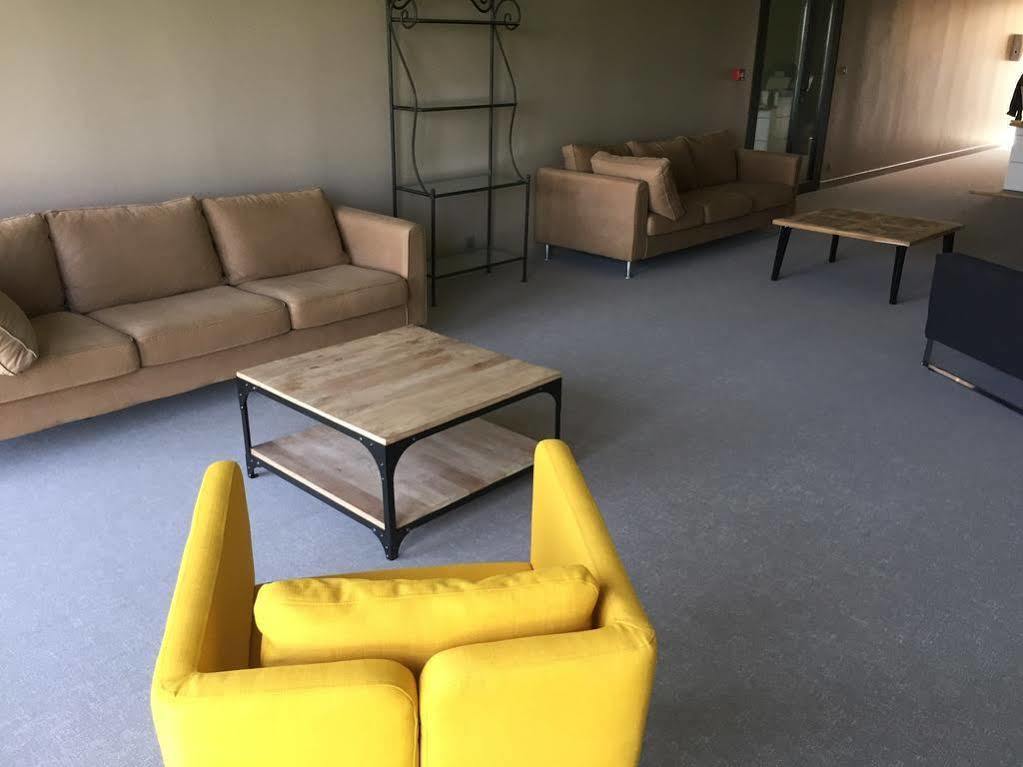 Dans Les Vignes Hotel Chamery Екстериор снимка