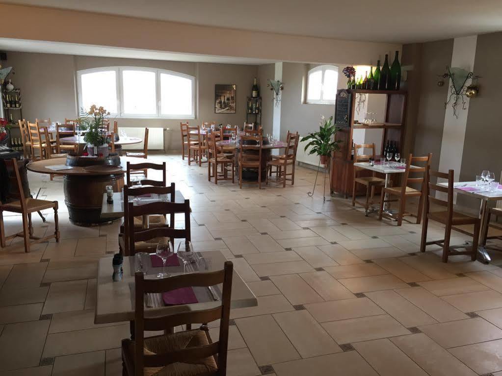 Dans Les Vignes Hotel Chamery Екстериор снимка